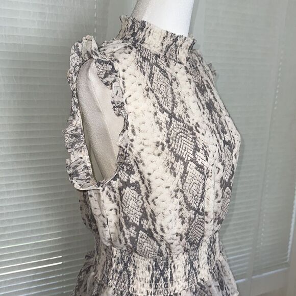 Japna L Ivory Gray Mock Neck Sleeveless Ruffle Animal Print Peplum Blouse - Picture 5 of 11